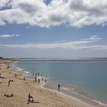 Vivienda Paula 아파트 *